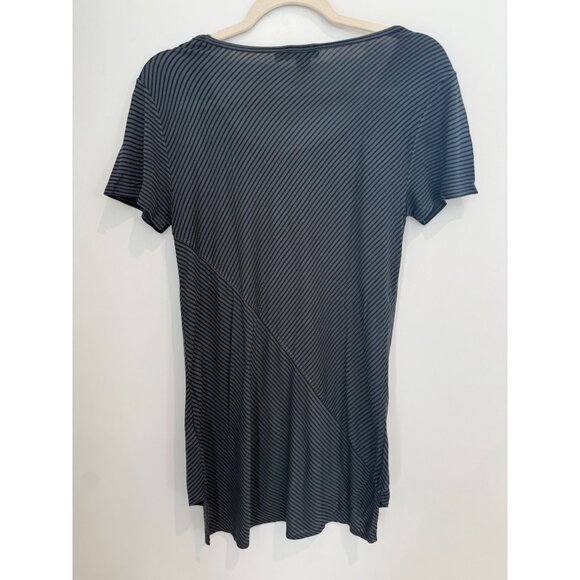 DKNY striped short-sleeve tunic with an asymmetrical hem, size extra small - Picture 3 of 12